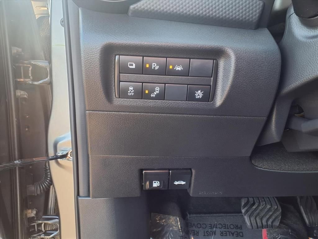 Used 2025 Nissan Kicks Play S image 17