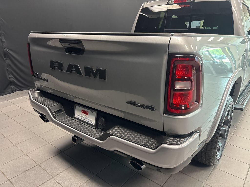 Used 2025 RAM 1500 Big Horn AWD/4WD image 4