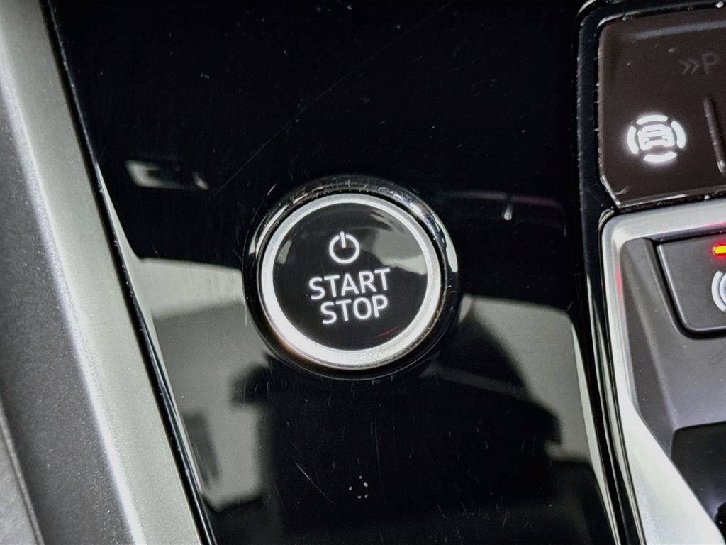 Used 2023 Audi Q4 e-tron Premium Plus RWD image 31