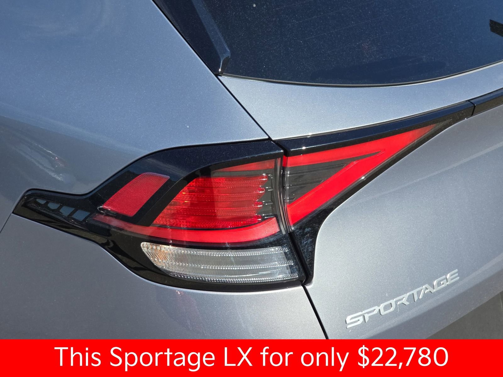 Used 2025 Kia Sportage LX FWD image 39