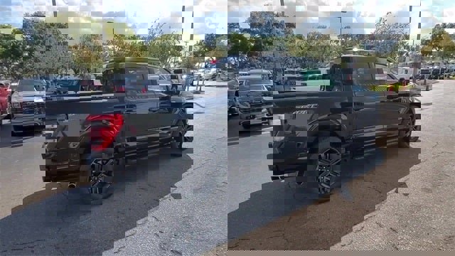 Used 2022 Ford F150 Lariat w/ Equipment Group 502A High image 43