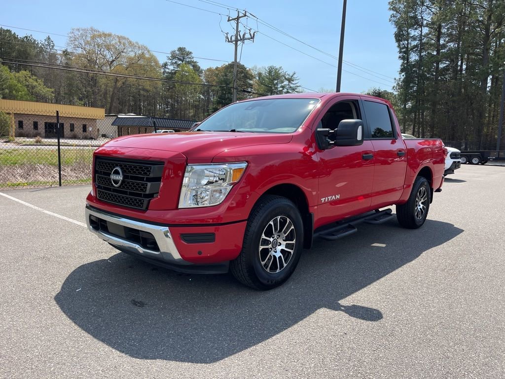 Certified 2024 Nissan Titan SV w/ SV Convenience Package image 2