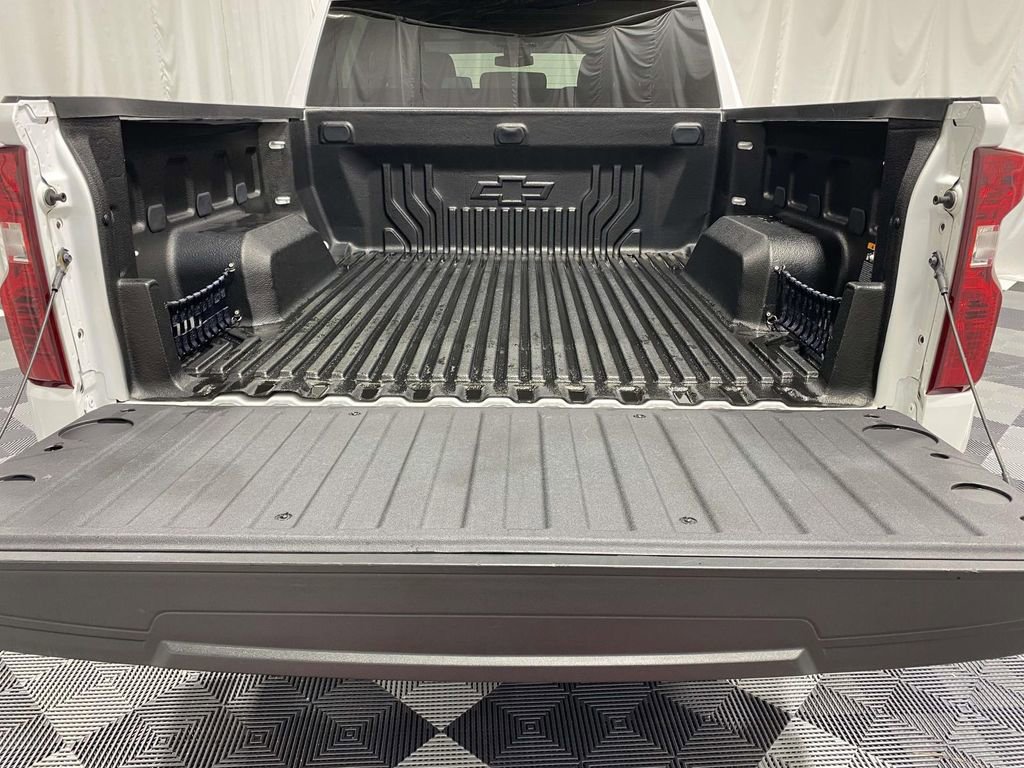 Used 2024 Chevrolet Silverado 1500 LT AWD/4WD image 8
