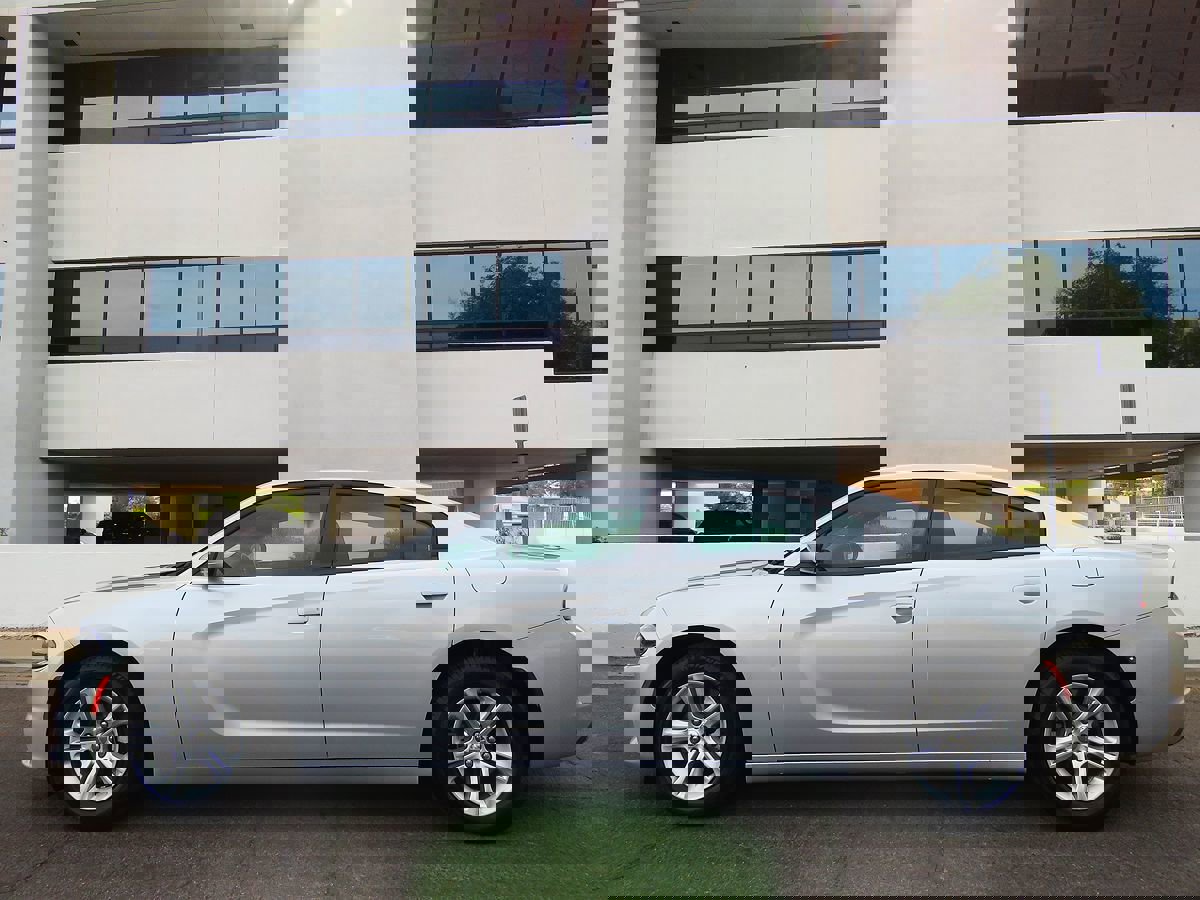 Used 2022 Dodge Charger SXT image 3