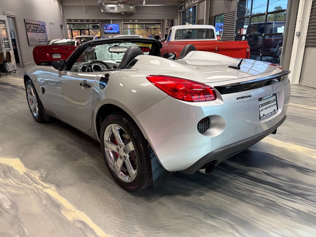 Used 2008 Pontiac Solstice GXP w/ Premium Package RWD image 29