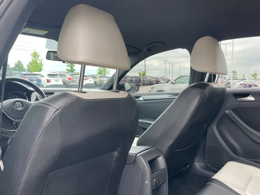Used 2015 Volkswagen Jetta Sport FWD image 24