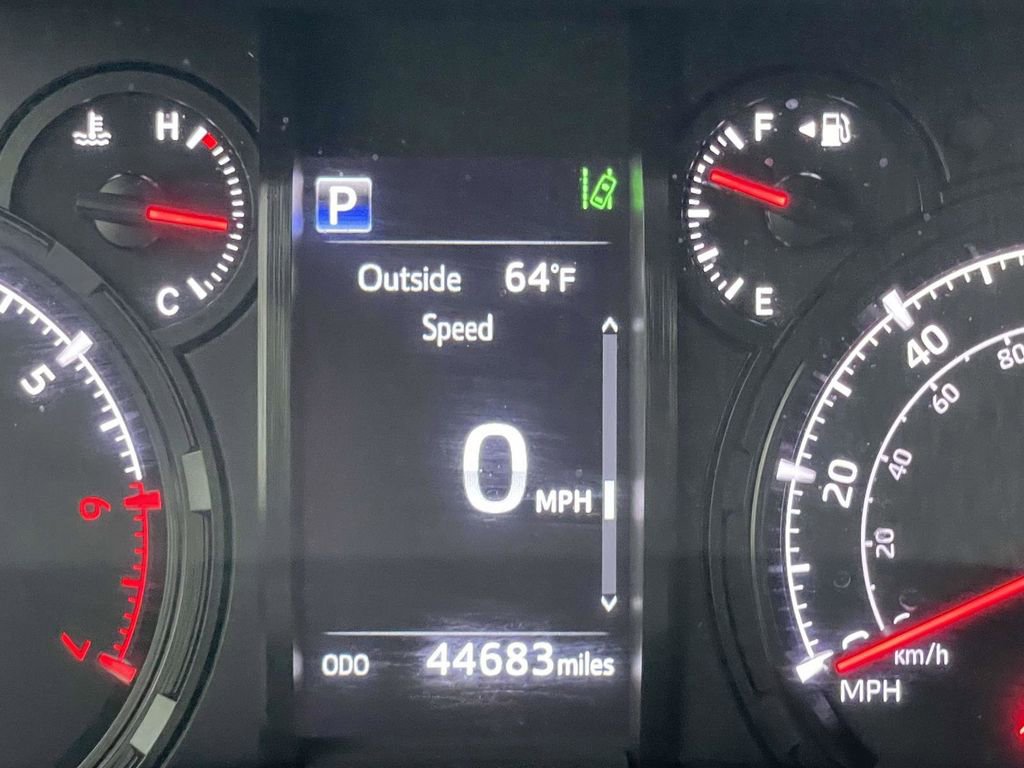 Used 2022 Toyota 4Runner SR5 Premium w/ Moonroof Package image 21