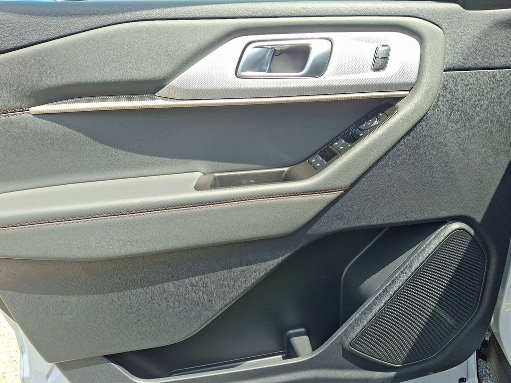 New 2026 Ford Explorer Active w/ Active Comfort Package AWD/4WD image 7