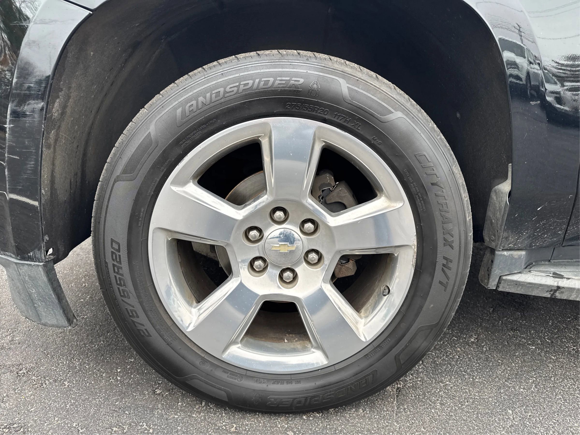 Used 2018 Chevrolet Suburban LT image 15