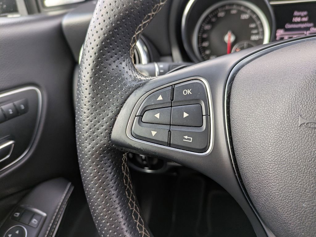 Used 2018 Mercedes-Benz CLA 250 image 25