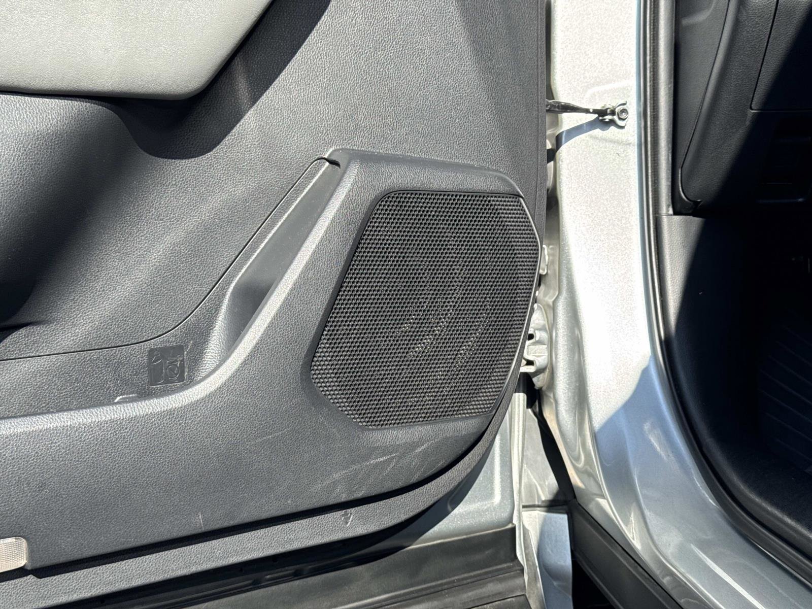 Used 2021 Toyota Highlander L image 18