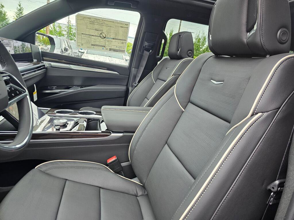New 2026 Cadillac Escalade ESV Luxury AWD/4WD image 26