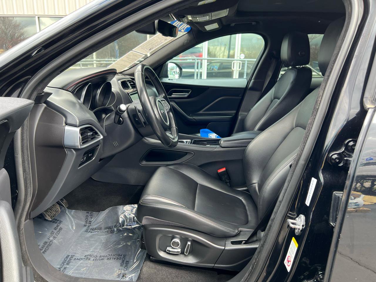 Used 2020 Jaguar F-PACE Premium image 11