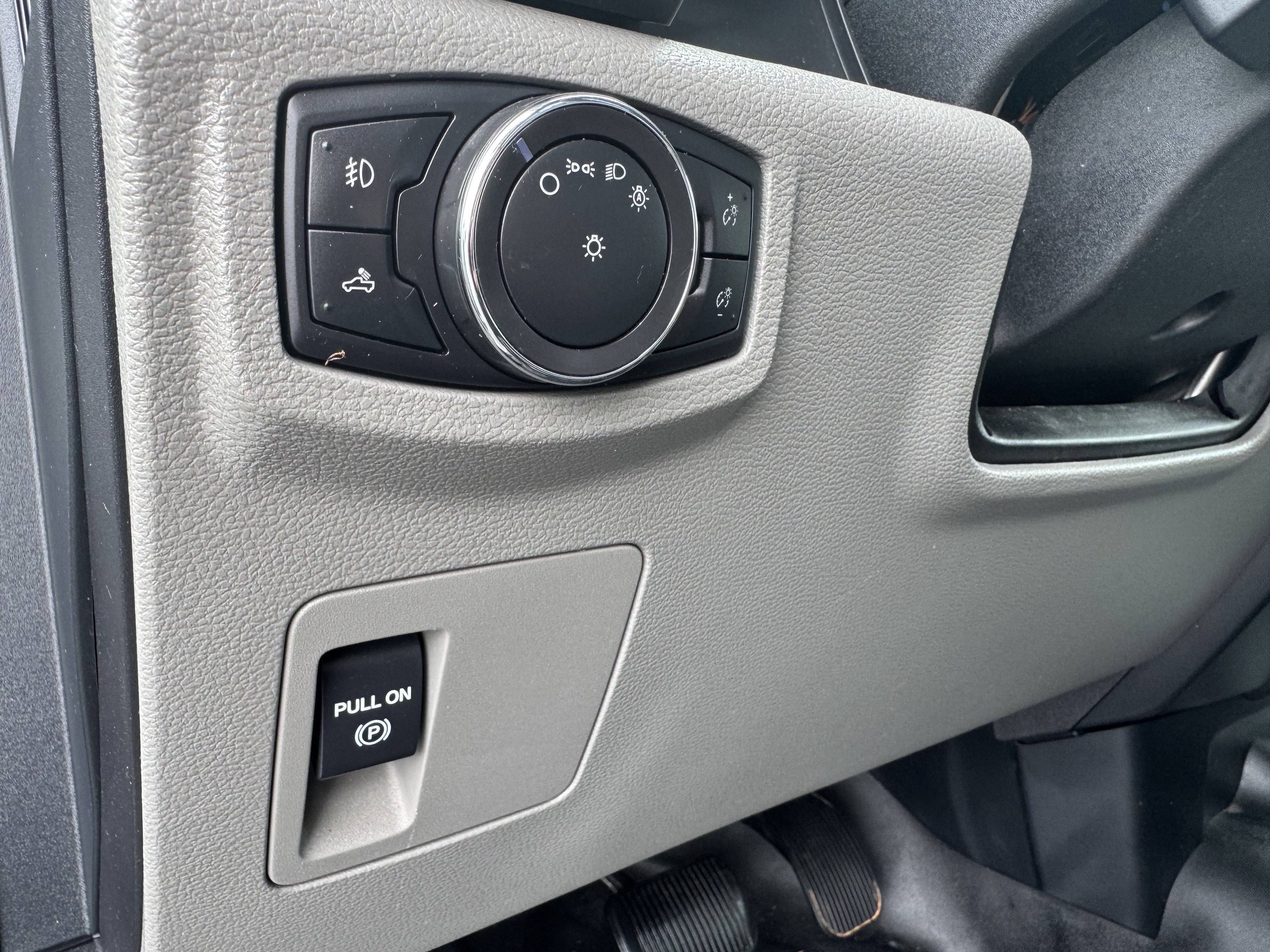 Used 2015 Ford F150 XL w/ Equipment Group 101A Mid RWD image 31