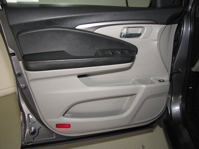 Used 2021 Honda Pilot EX image 10