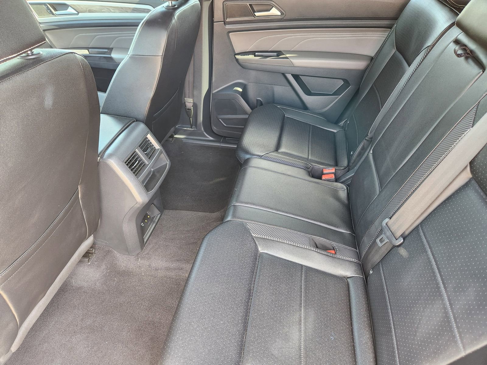 Used 2022 Volkswagen Atlas Cross Sport SE FWD image 38