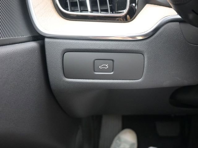 New 2026 Volvo XC60 B5 Core w/ Climate Package image 28