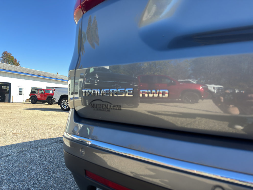 Used 2020 Chevrolet Traverse Premier image 11