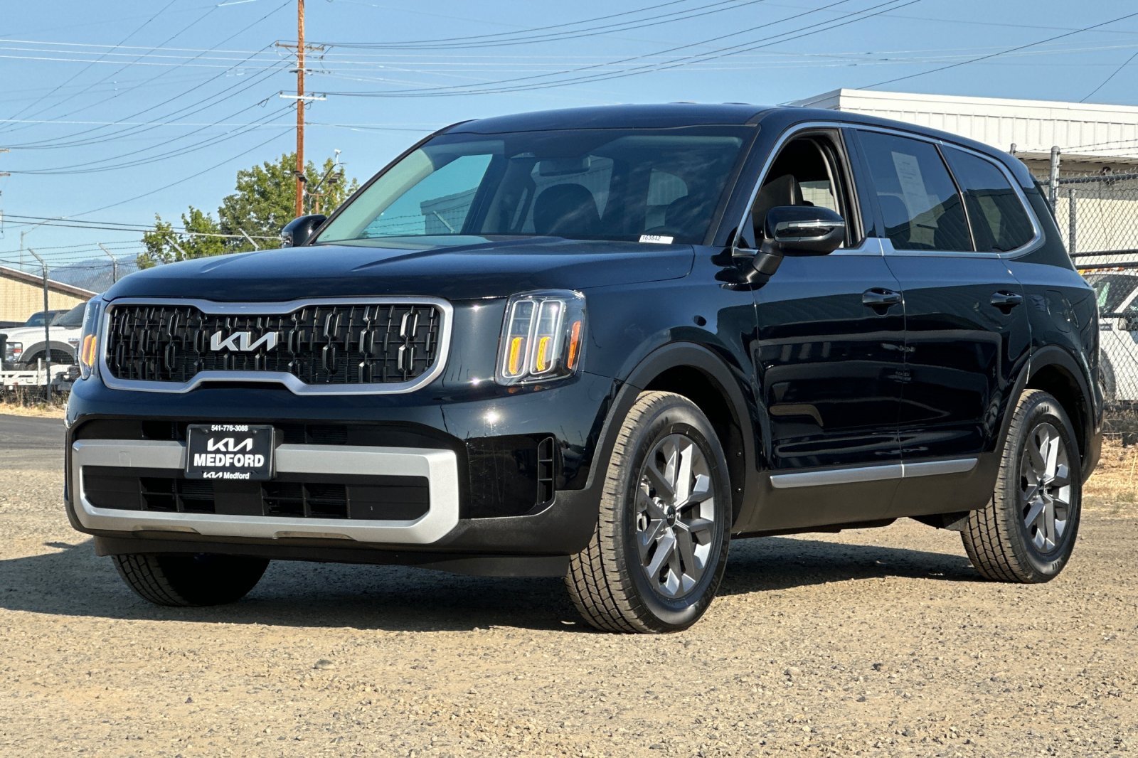 Used 2024 Kia Telluride LX FWD image 9