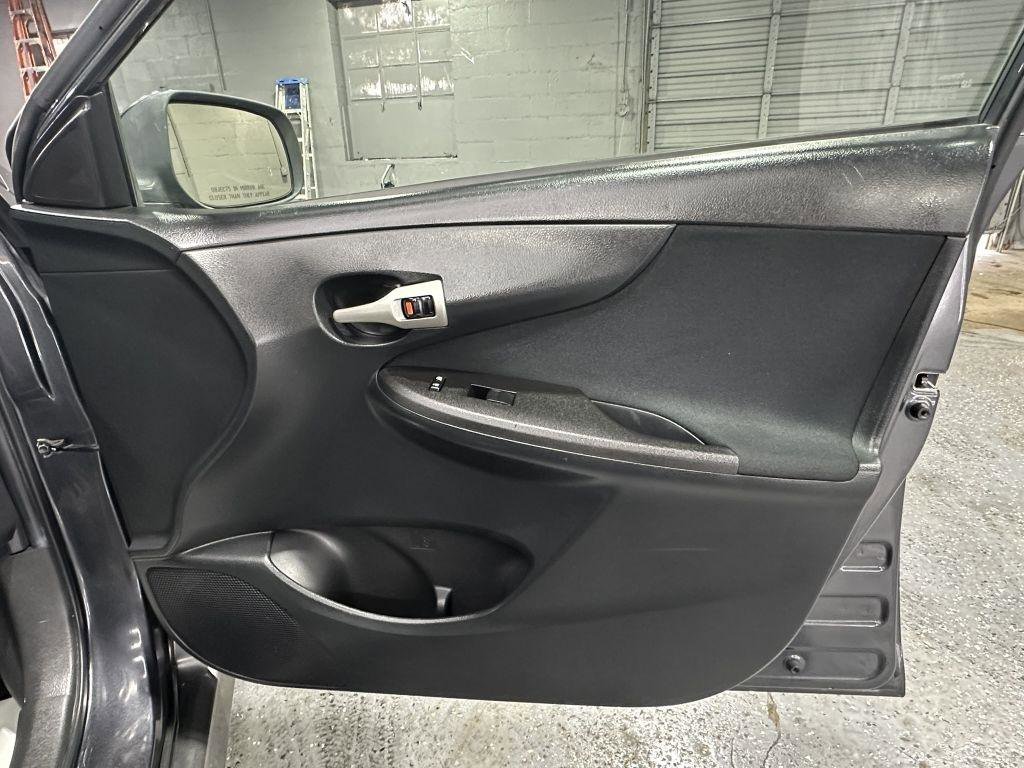 Used 2009 Toyota Corolla S FWD image 33