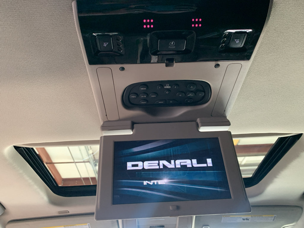 Used 2020 GMC Yukon Denali w/ Open Road Package AWD/4WD image 18