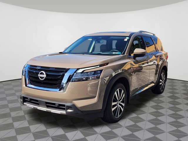 Certified 2024 Nissan Pathfinder Platinum w/ Cargo Package AWD/4WD image 2