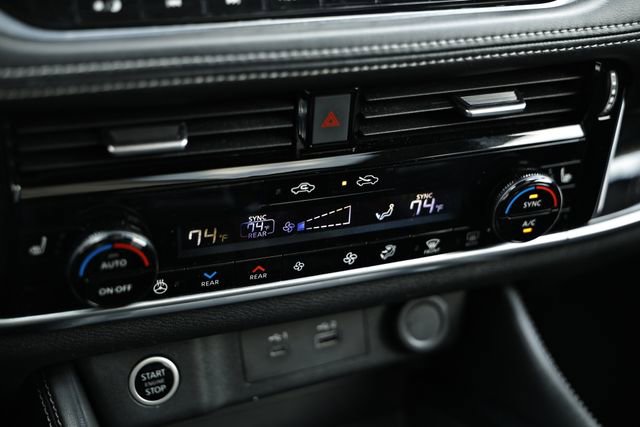 Used 2023 Nissan Rogue SL w/ SL Premium Package image 38