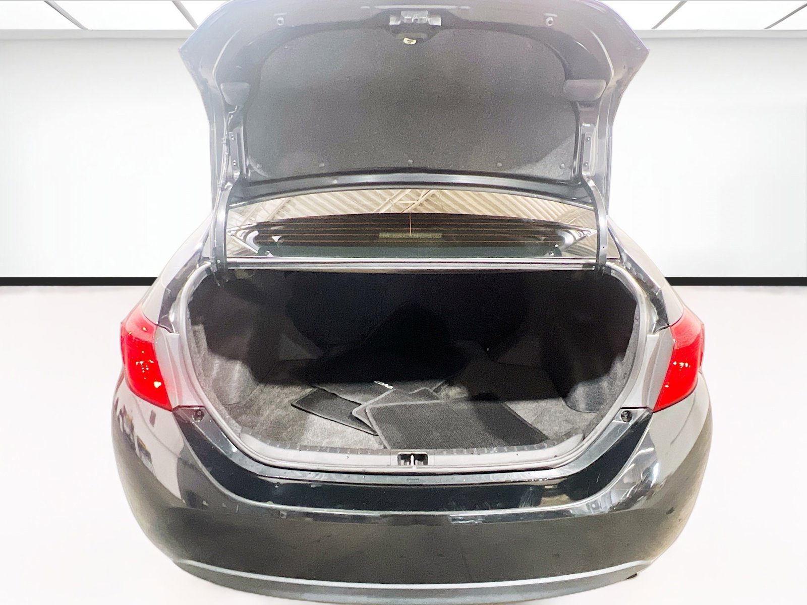 Used 2019 Toyota Corolla XSE w/ Carpet Mat Package (TMS) image 19