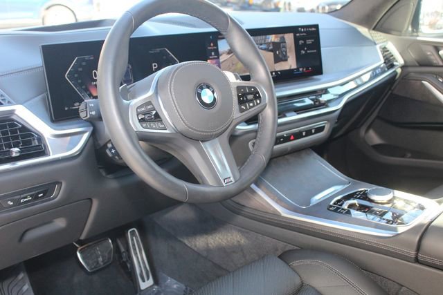 Used 2025 BMW X7 xDrive40i w/ M Sport Package image 14