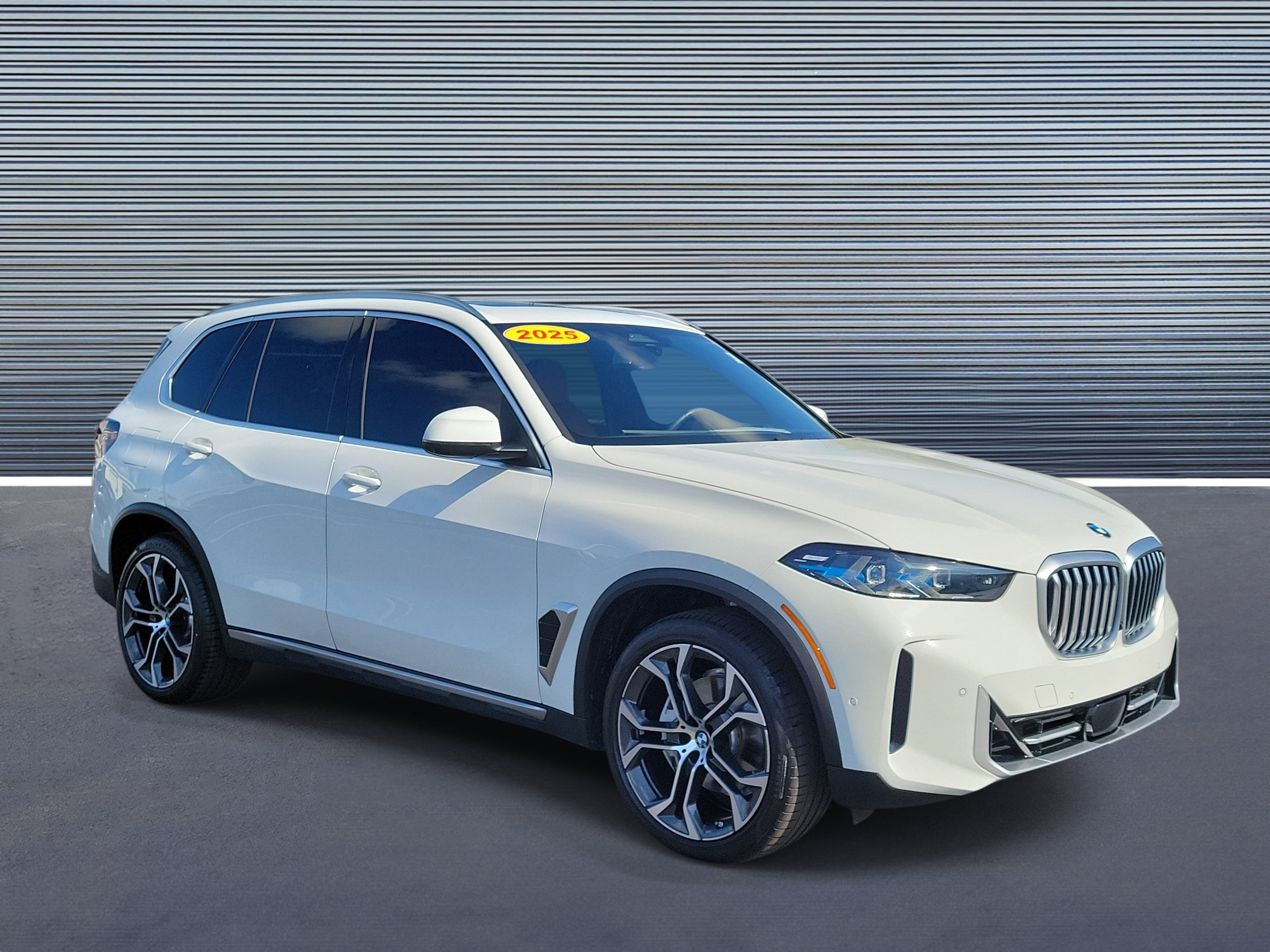 Used 2025 BMW X5 sDrive40i w/ Parking Assistance Package RWD video 2