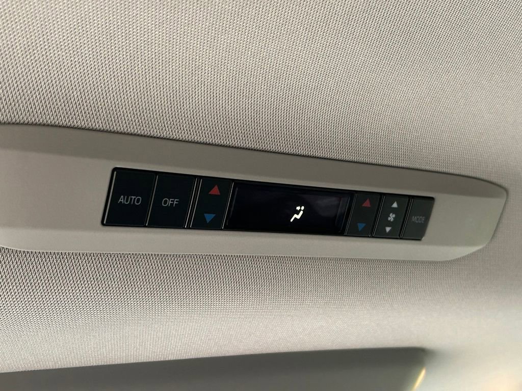 Used 2024 Toyota Sienna Limited AWD/4WD image 27