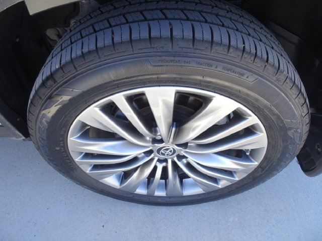 Used 2020 Toyota Highlander Platinum AWD/4WD image 11