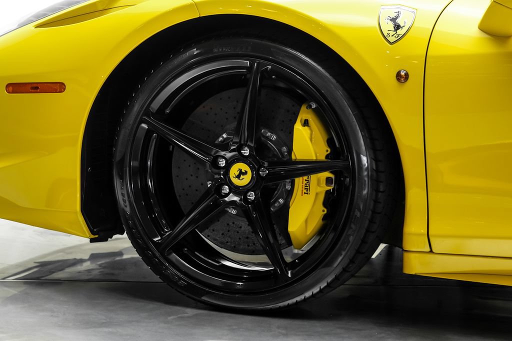 Used 2015 Ferrari 458 Spider RWD image 40