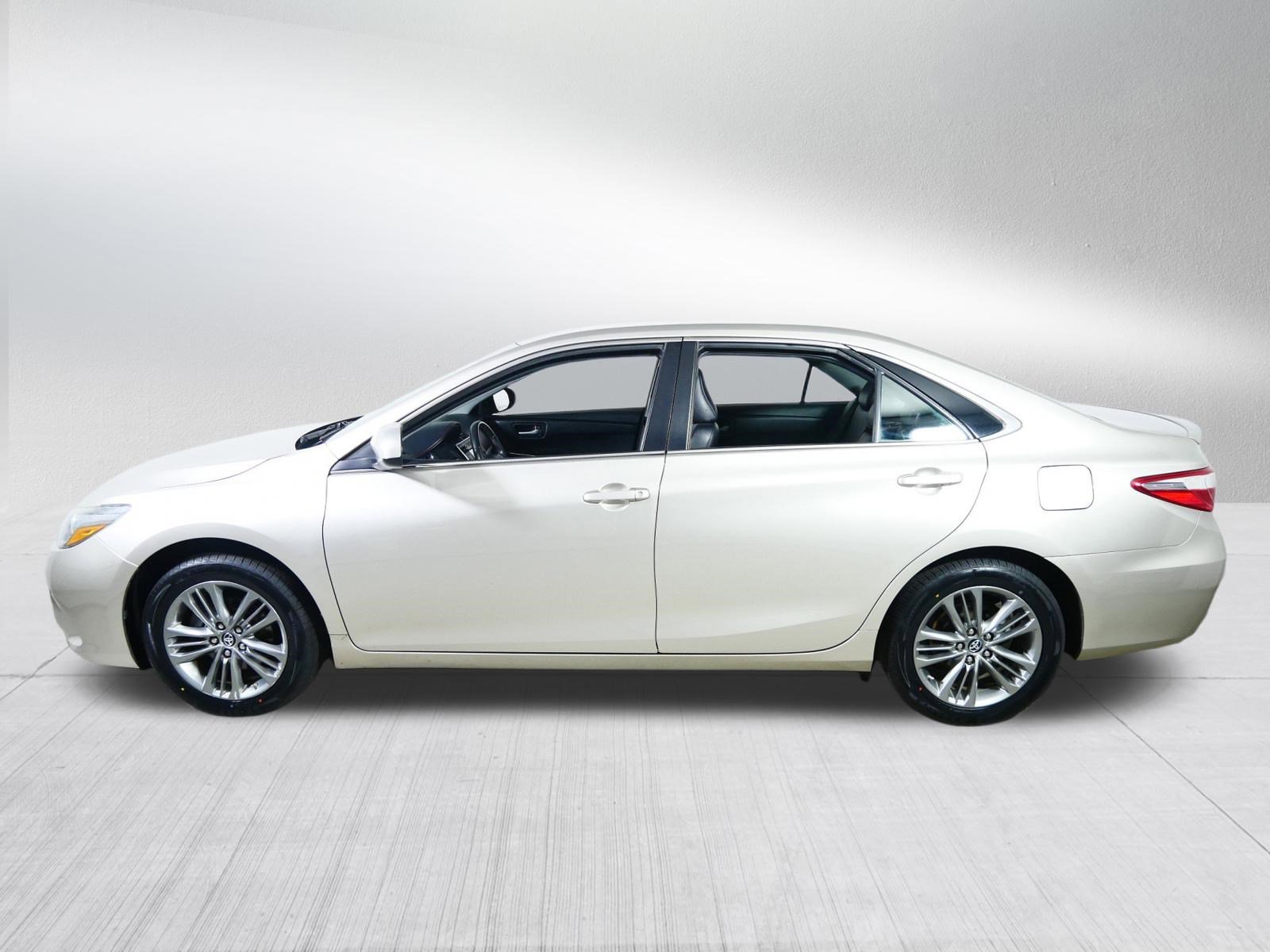 Used 2017 Toyota Camry SE FWD image 4