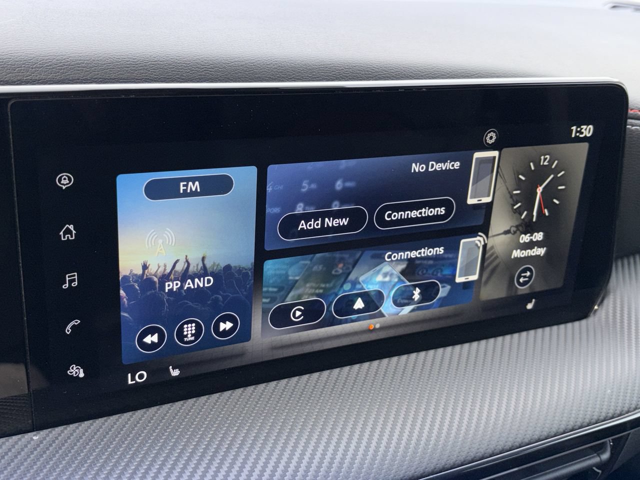 Certified 2025 Nissan Kicks SR w/ SR Premium Package FWD image 19