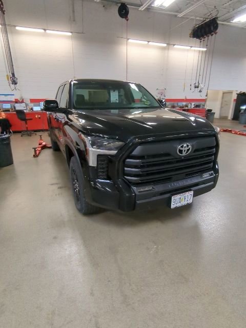 Used 2022 Toyota Tundra SR5 w/ Advanced Technology Package AWD/4WD image 6