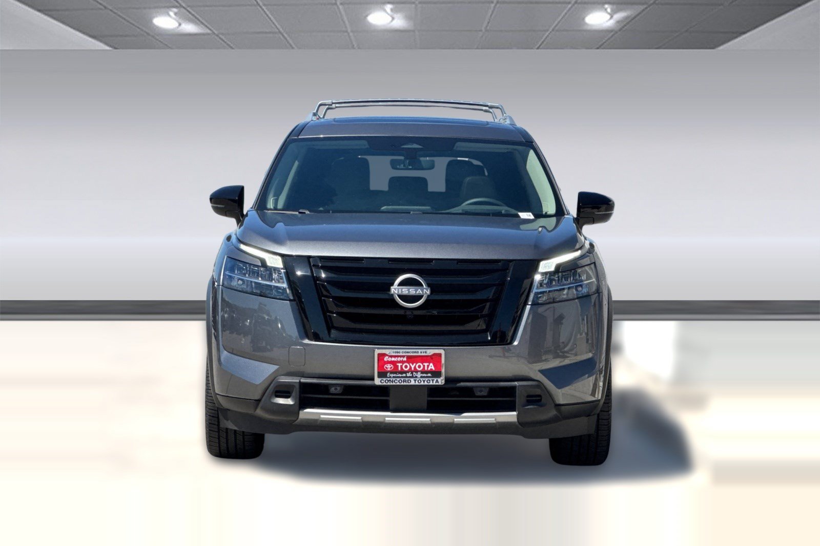 Used 2024 Nissan Pathfinder Platinum w/ Cargo Package AWD/4WD image 6