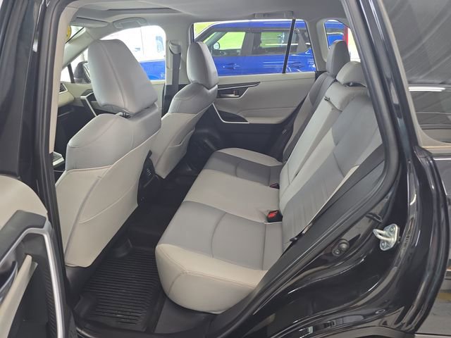 Used 2020 Toyota RAV4 XLE Premium AWD/4WD image 10