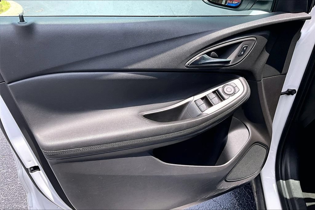 Used 2025 Buick Encore GX Preferred FWD image 20