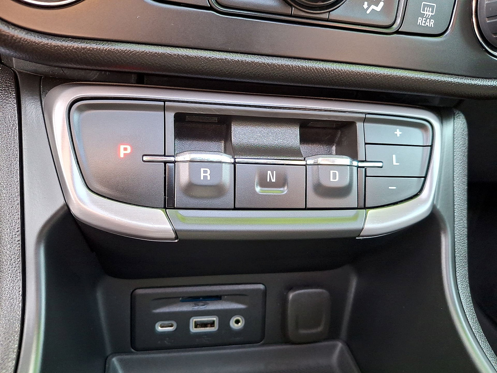 Used 2024 GMC Terrain AT4 w/ Tech Package AWD/4WD image 12