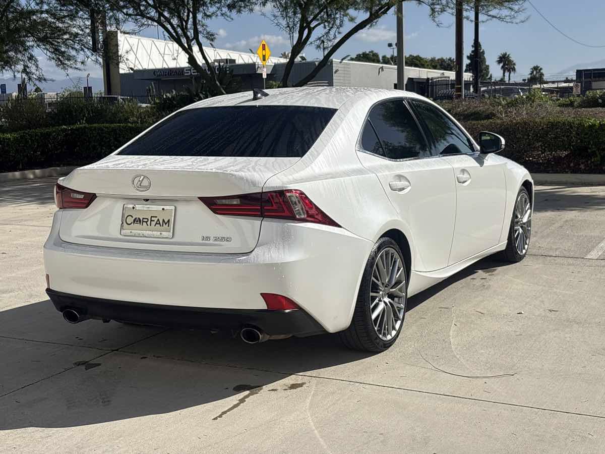 Used 2015 Lexus IS 250 w/ Navigation System Package RWD image 3