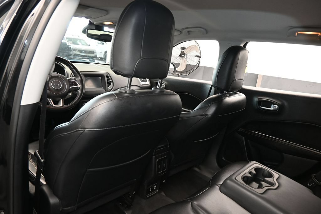 Used 2018 Jeep Compass Latitude w/ Popular Equipment Group AWD/4WD image 33