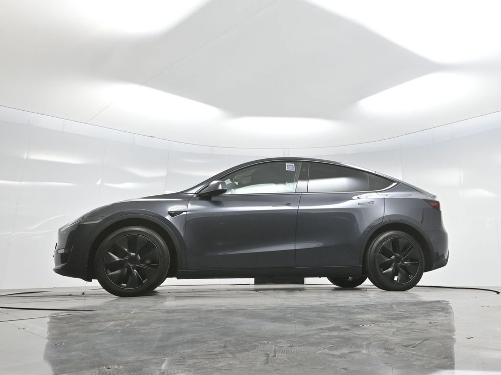 Used 2025 Tesla Model Y Long Range image 59