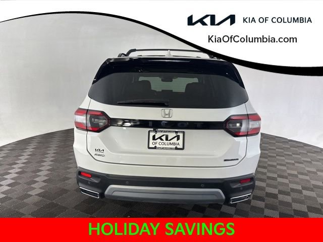 Used 2025 Honda Pilot Touring image 7