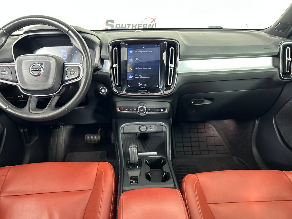 Used 2019 Volvo XC40 T5 Momentum AWD/4WD image 17
