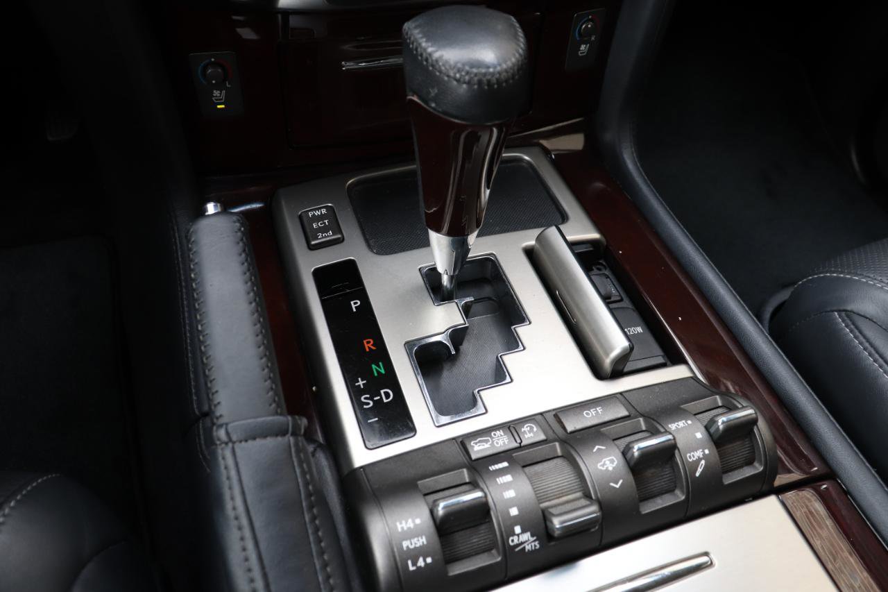 Used 2015 Lexus LX 570 4WD image 70