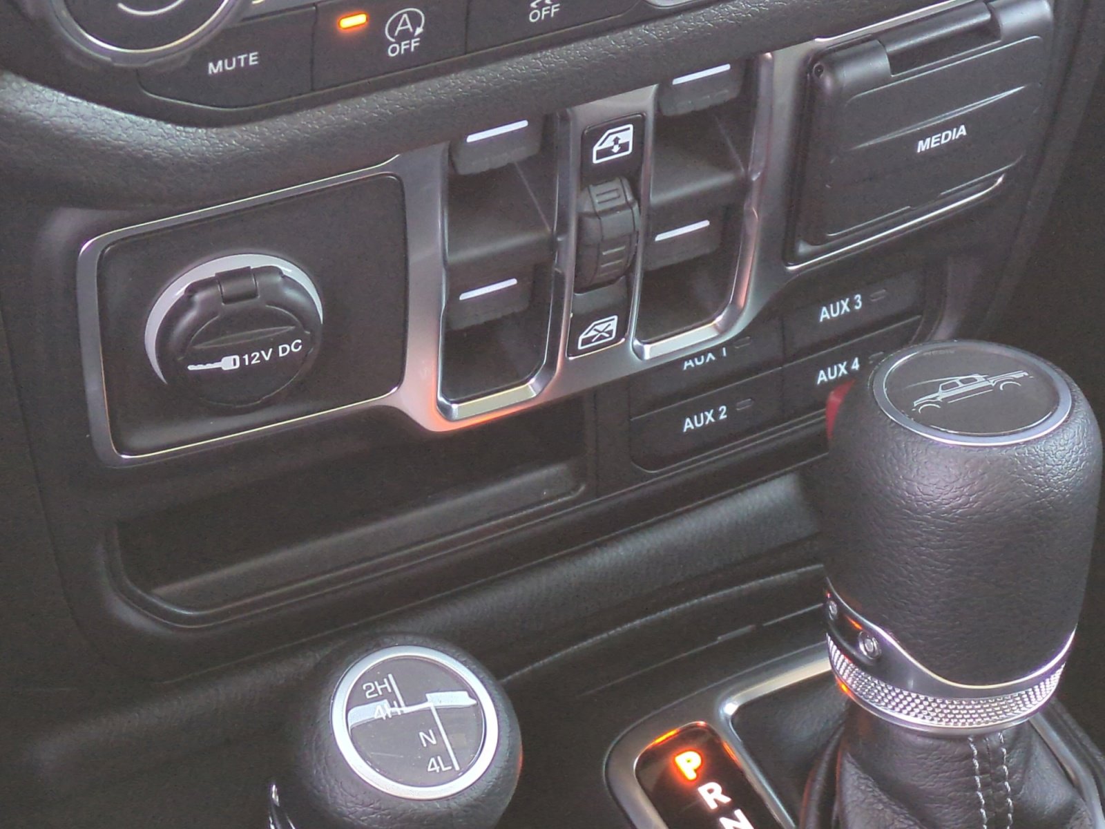 New 2026 Jeep Gladiator Sport image 30