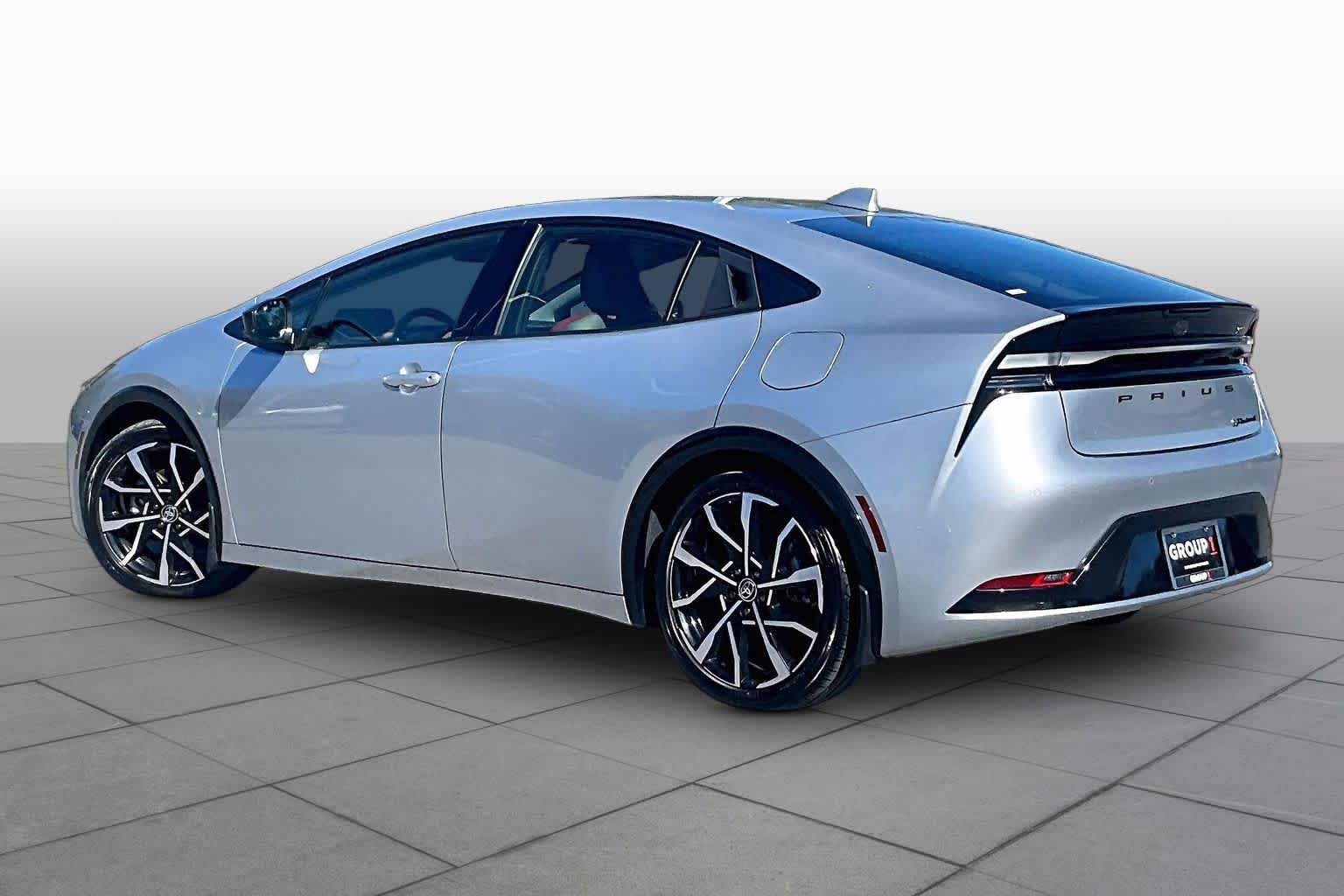 Used 2024 Toyota Prius Prime FWD image 11