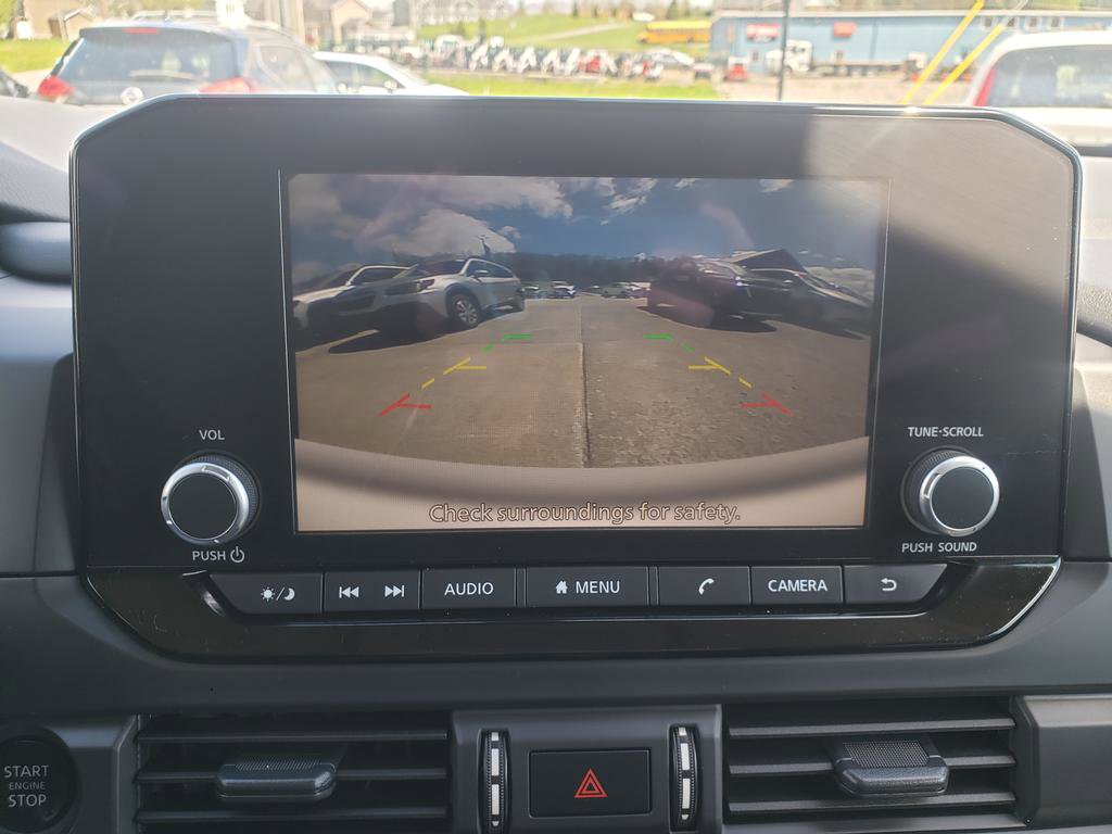 Used 2025 Nissan Pathfinder S image 19