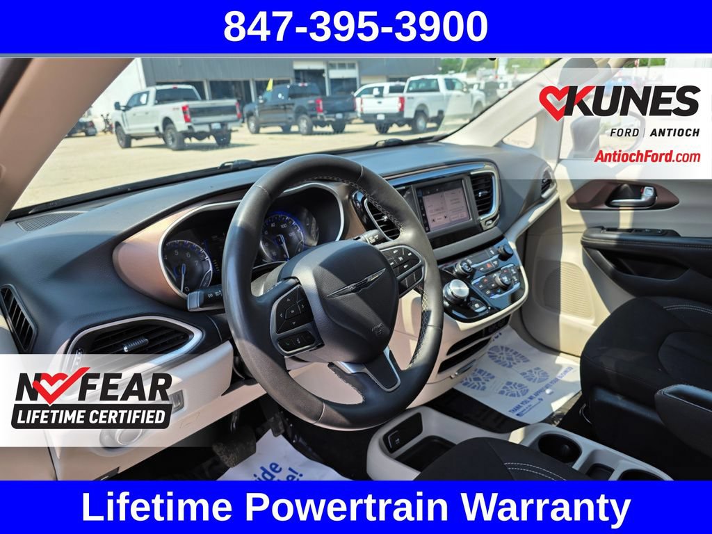 Used 2023 Chrysler Voyager LX FWD image 21